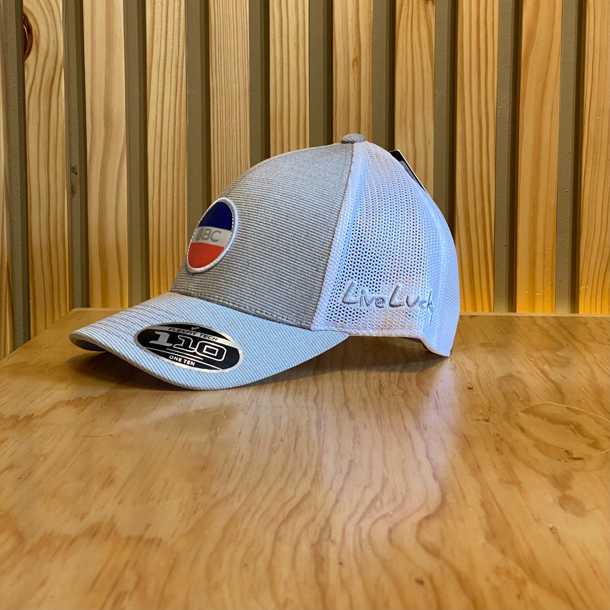 Gorra Black Clover Pandora Gris Blanco Ajustable