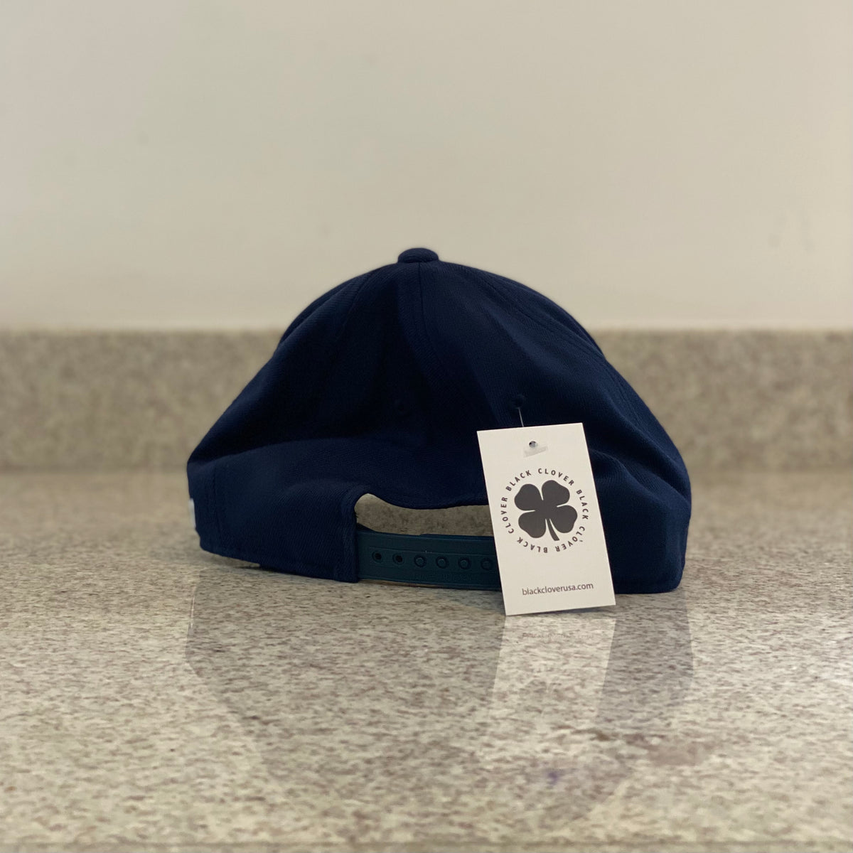 Gorra Black Clover Boxed In Luck 4 Marino Ajustable
