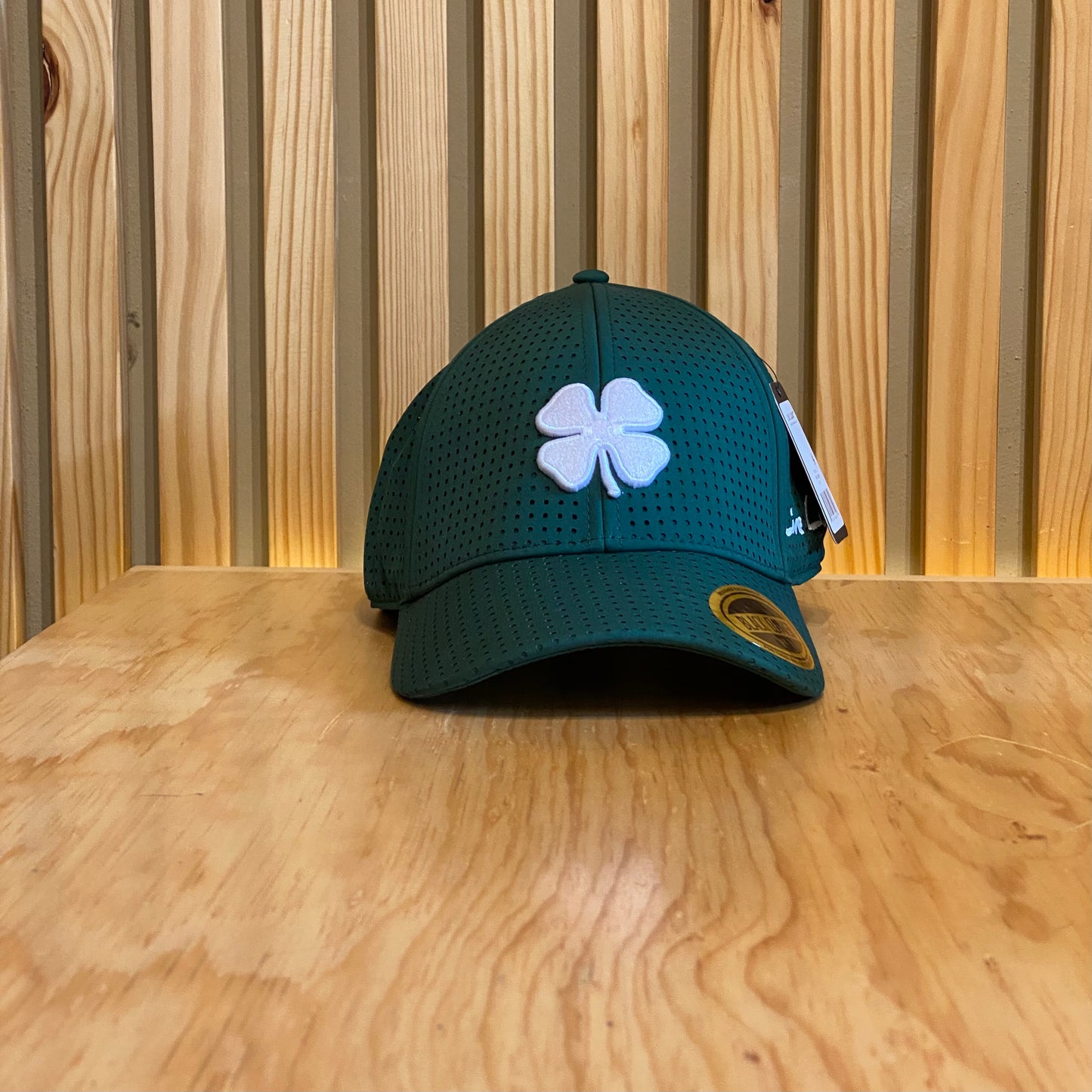 Gorra Black Clover Perf 10 Verde Blanco
