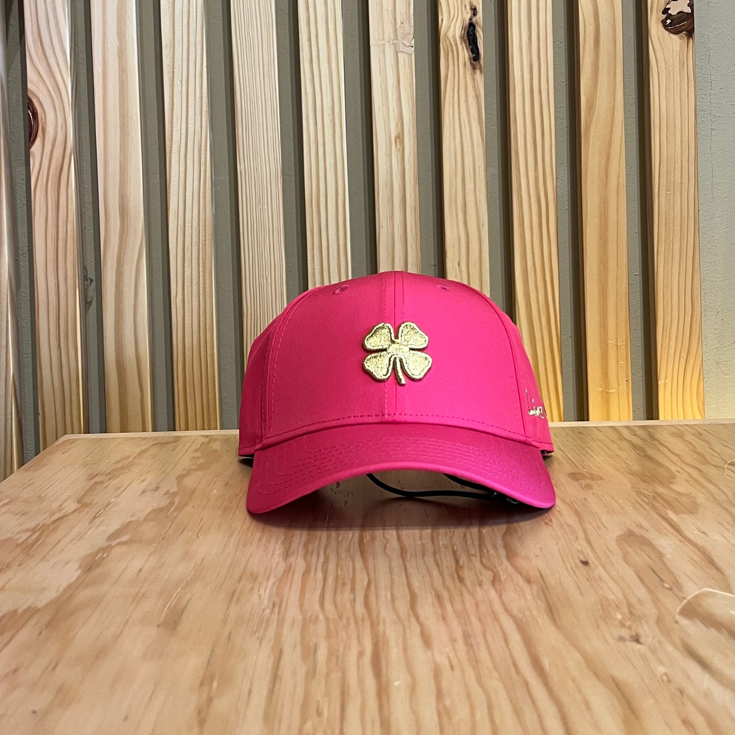 Gorra Black Clover Bc Hollywood 26 Fucsia Unitalla Ajustable