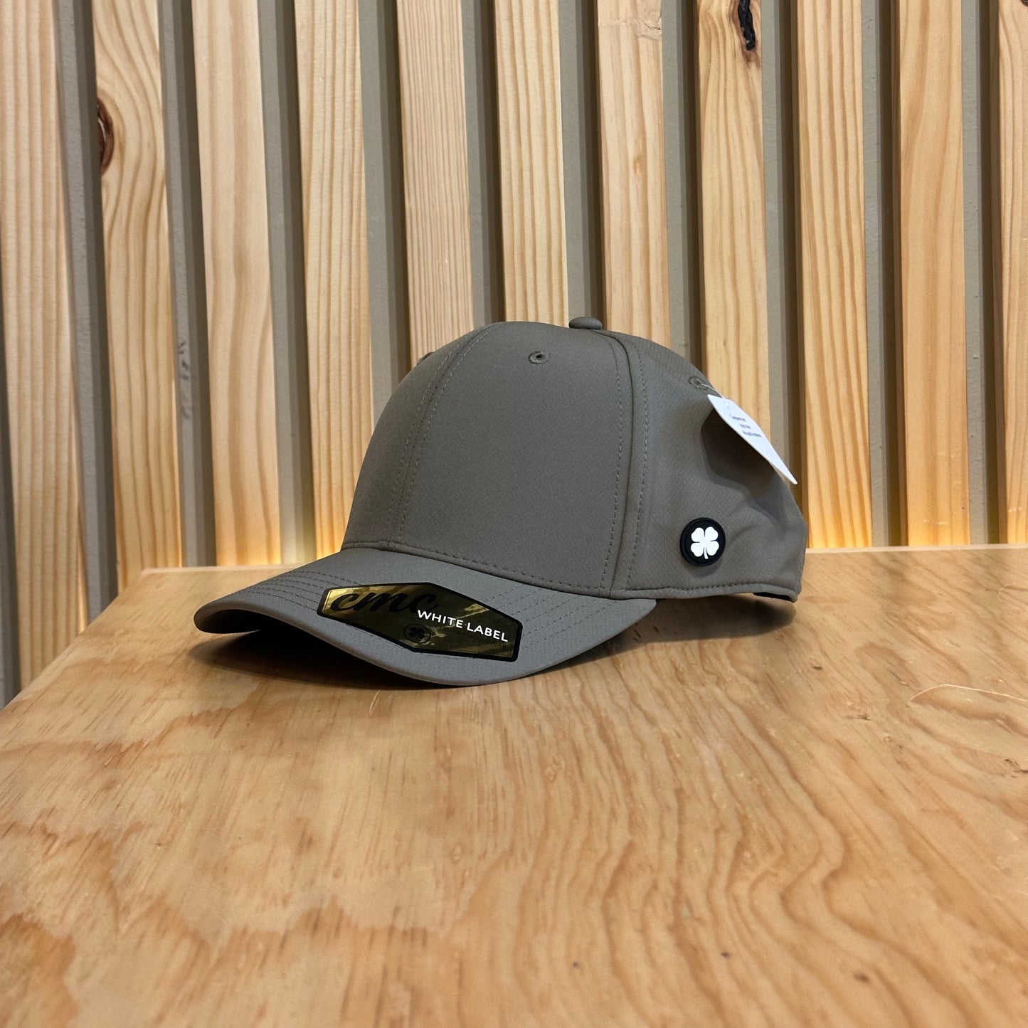 Gorra Black Clover White Label CMC Olivo Ajustable