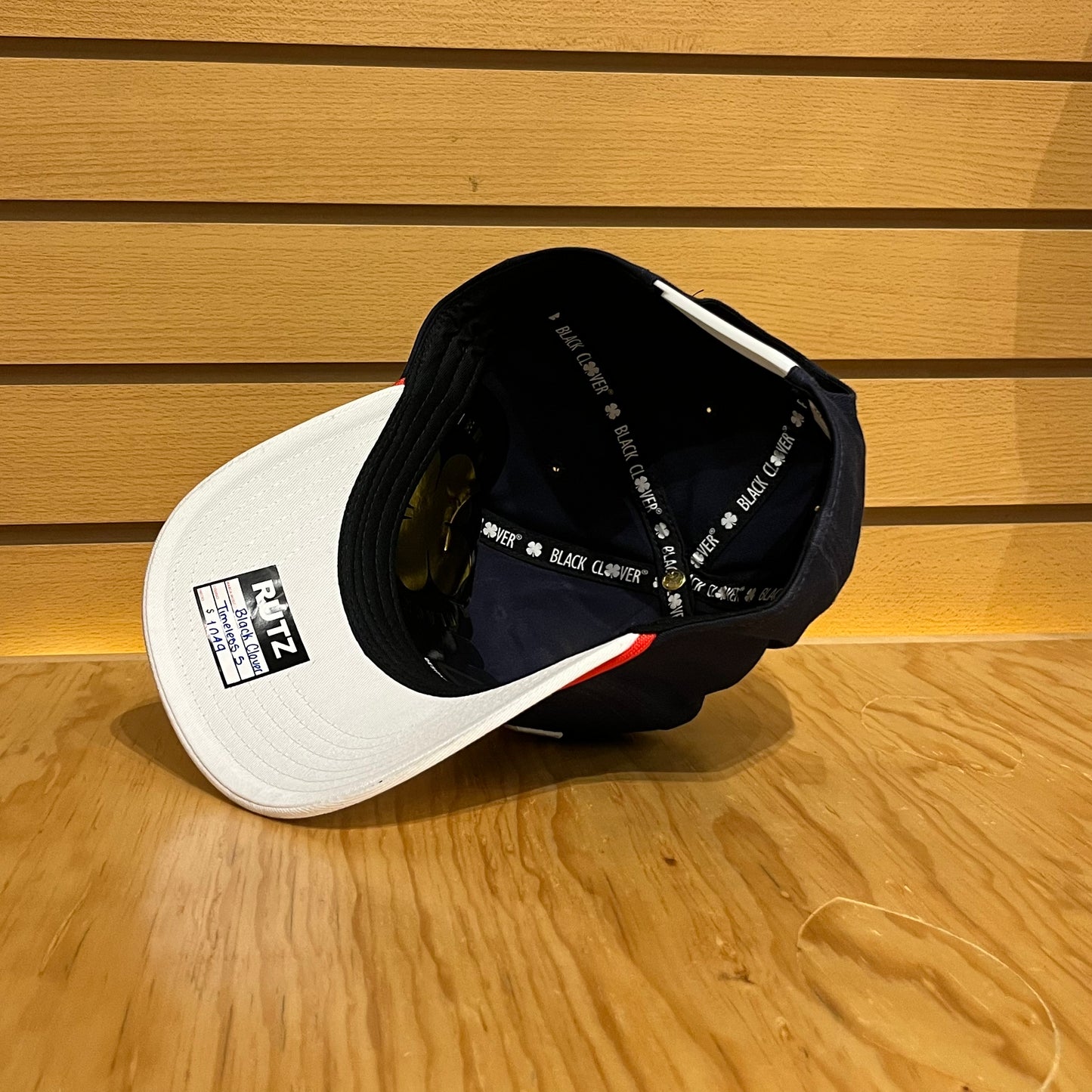 Gorra Black Clover Timeless 5 Navy Blanco Ajustable