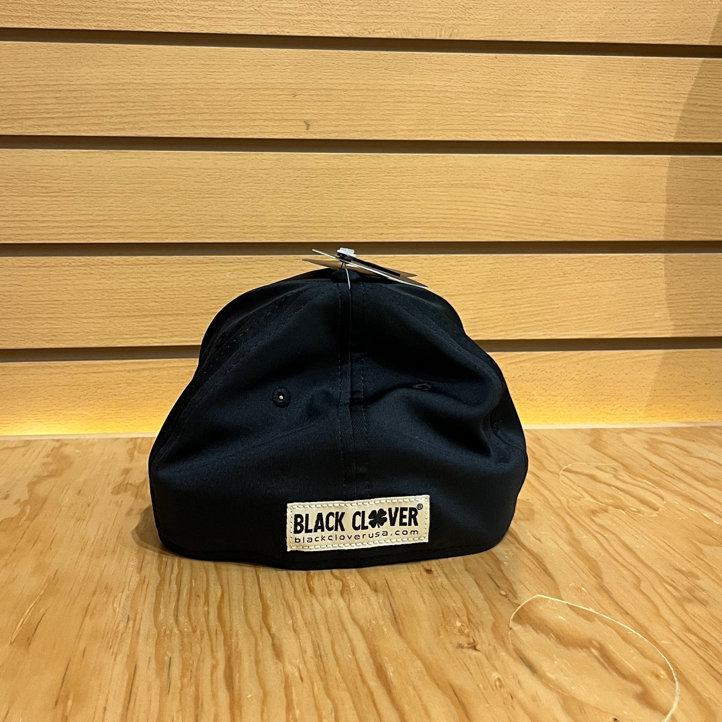 Gorra Black Clover Premium 148 Negro Beige