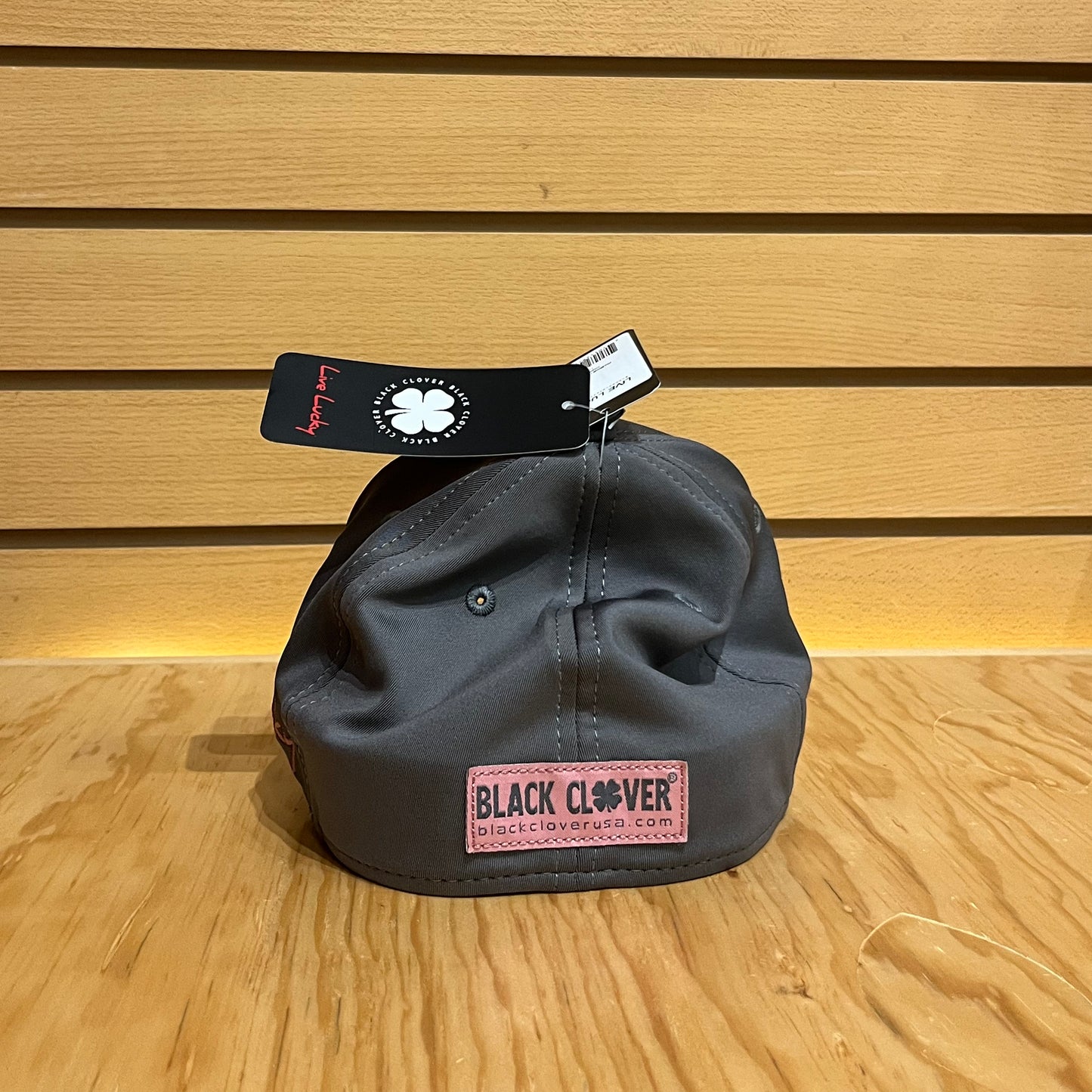Gorra Black Clover Premium 147 Gris Rosa