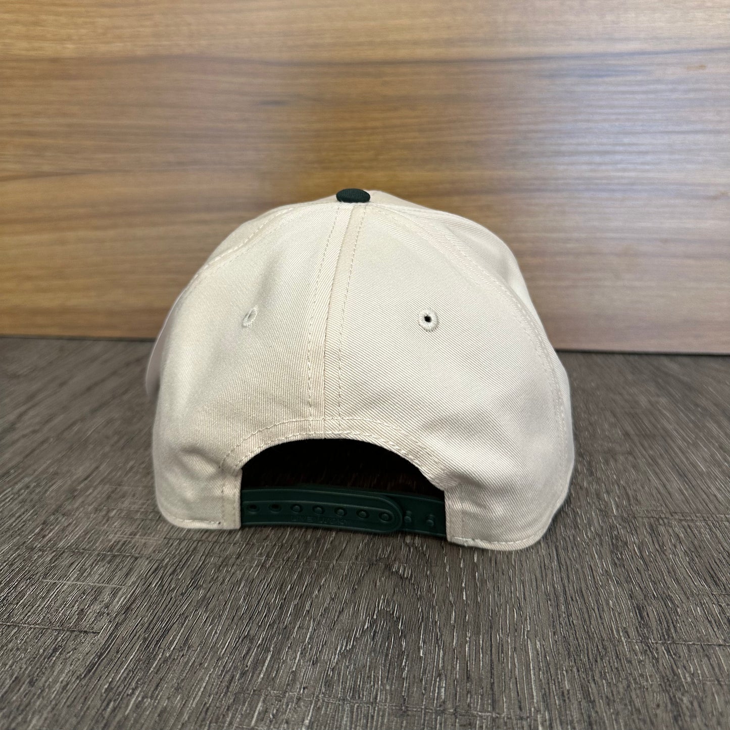 Gorra Black Clover Timeless 3 Beige Verde Ajustable