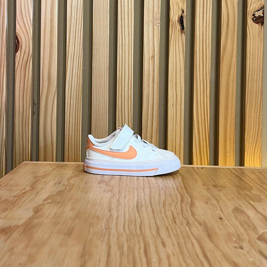 Tenis Nike Court legacy tdv DA5382 130 Blanco Durazno Bebe
